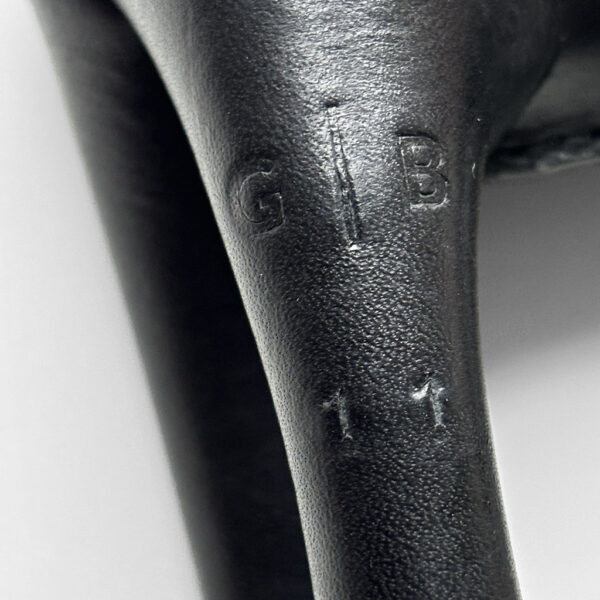 handmade-leather-horse-detail