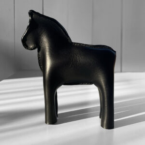handmade-leather-horse