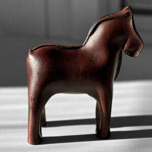 handmade-leather-horse