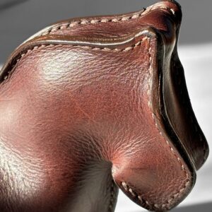 handmade-leather-horse-detail