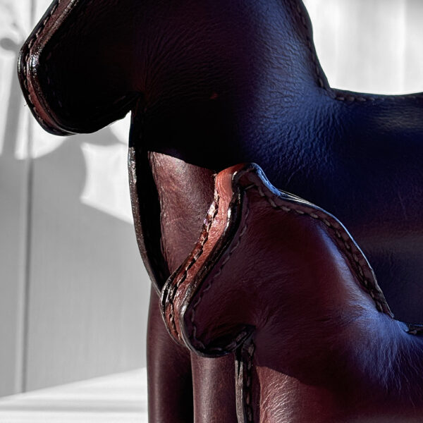 handmade-leather-horse